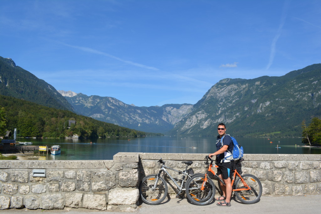 Cykeltur ved Lake Bohinj i Slovenien